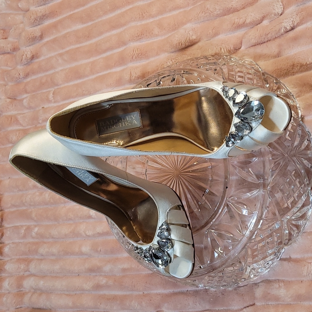 BADGLEY MISCHKA HEELS 👠 - Picture 1 of 11